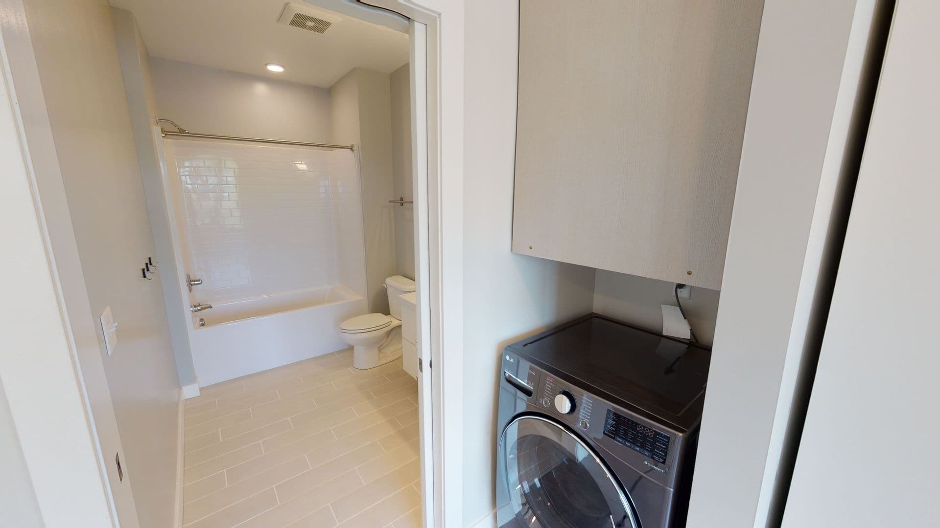 Des Moines Apartment: 2530 University Avenue