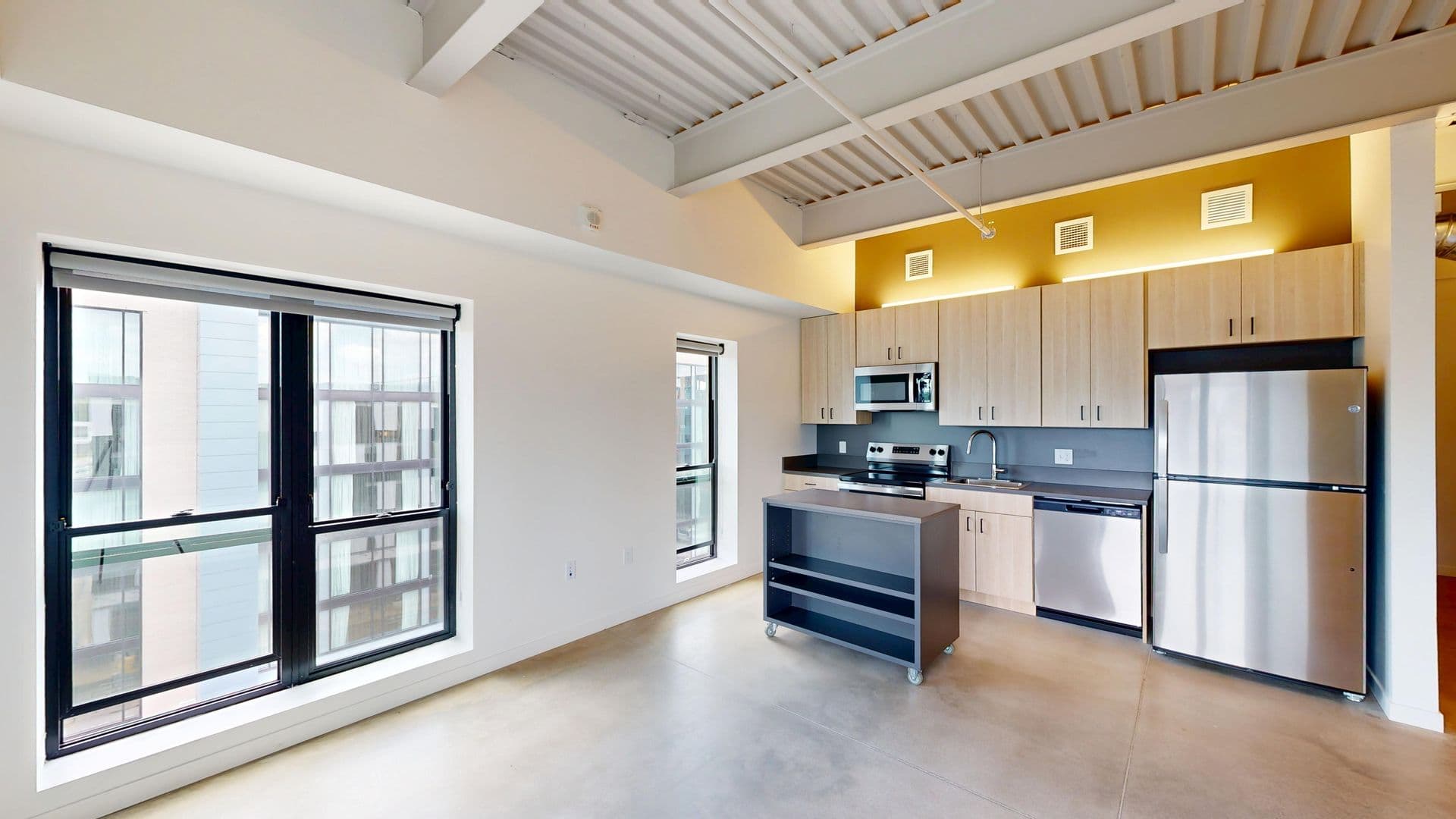 Des Moines Apartment: 418 East Grand Ave