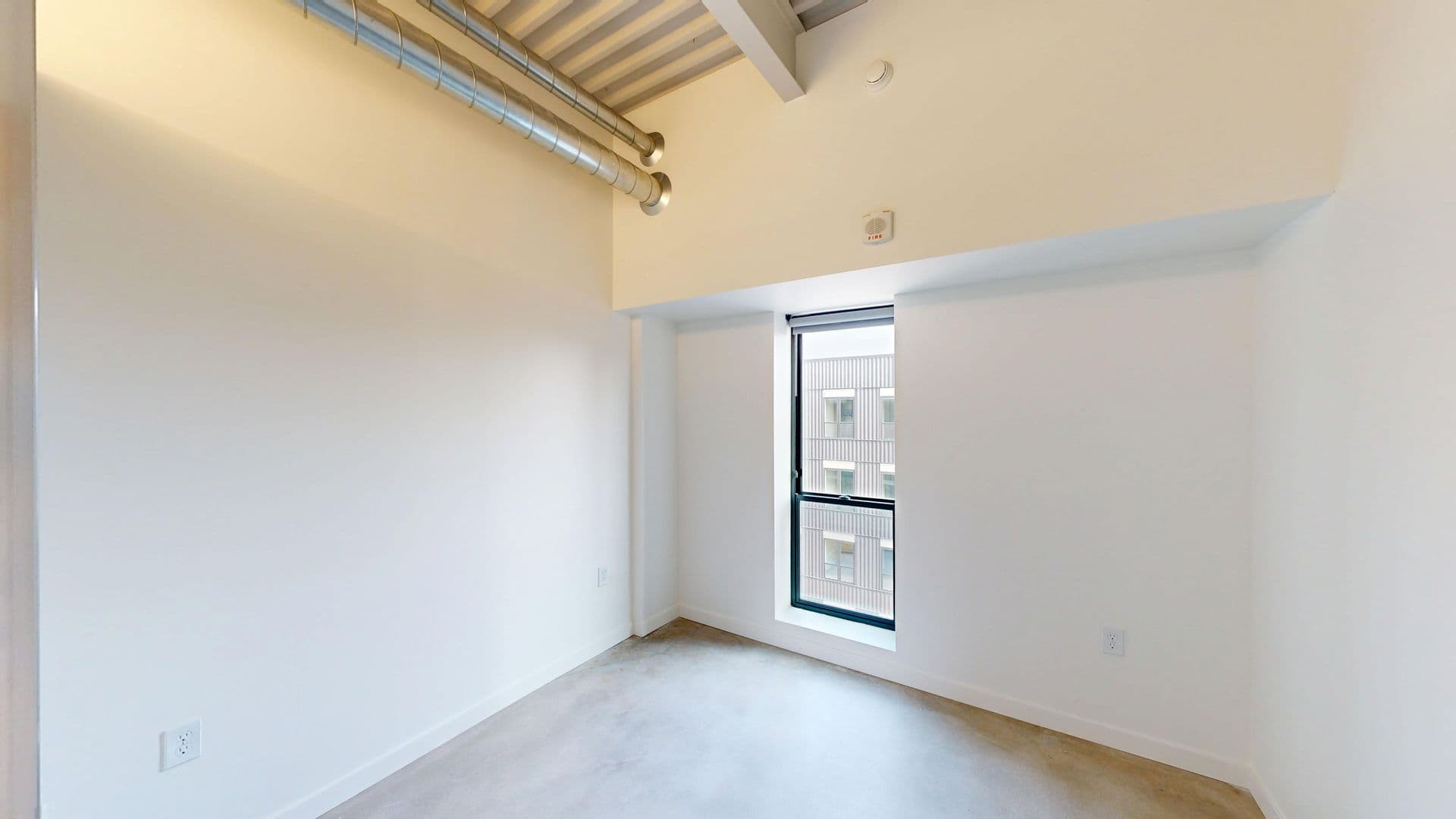 Des Moines Apartment: 418 East Grand Ave