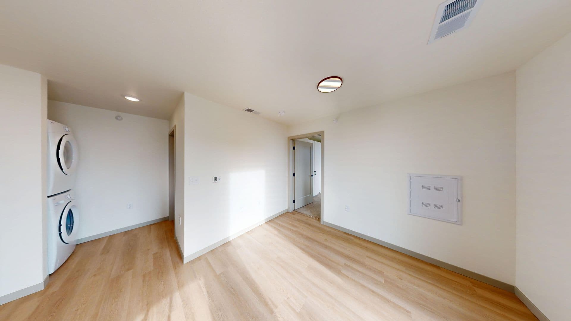 Crooks Apartment: 301 W Dianne St.