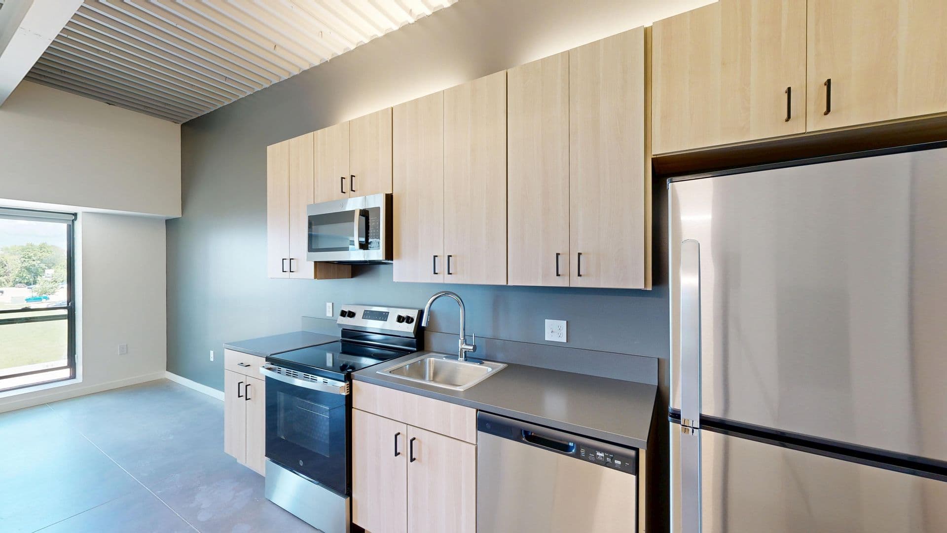 Des Moines Apartment: 418 East Grand Ave