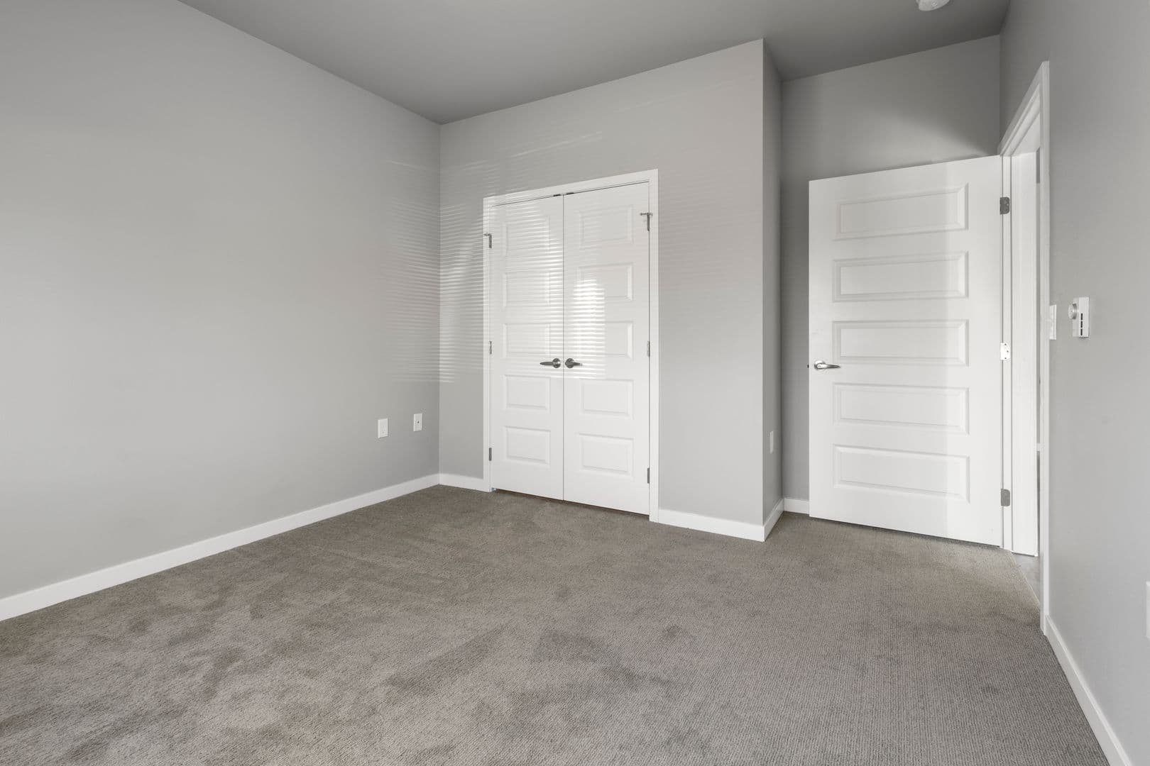 Brookings Apartment: 300 20th St S