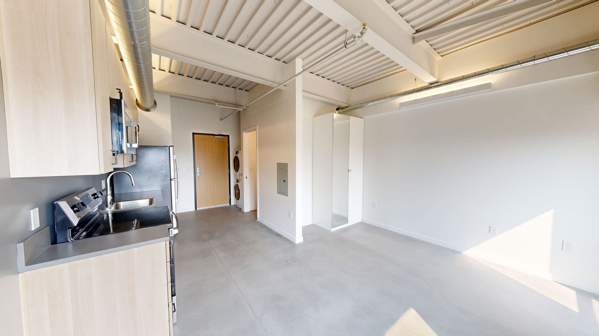 Des Moines Apartment: 418 East Grand Ave