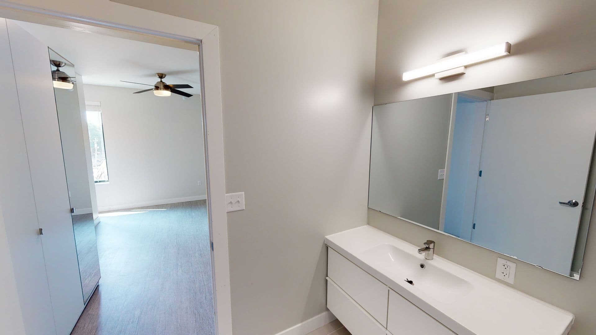 Des Moines Apartment: 2530 University Avenue