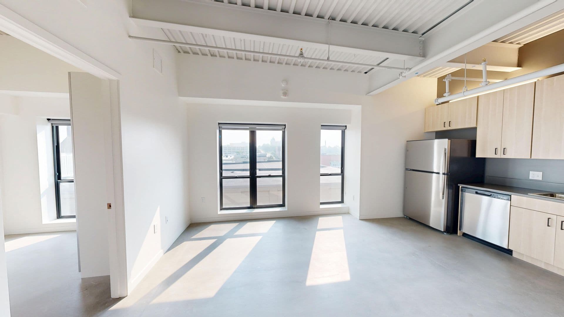Des Moines Apartment: 418 East Grand Ave