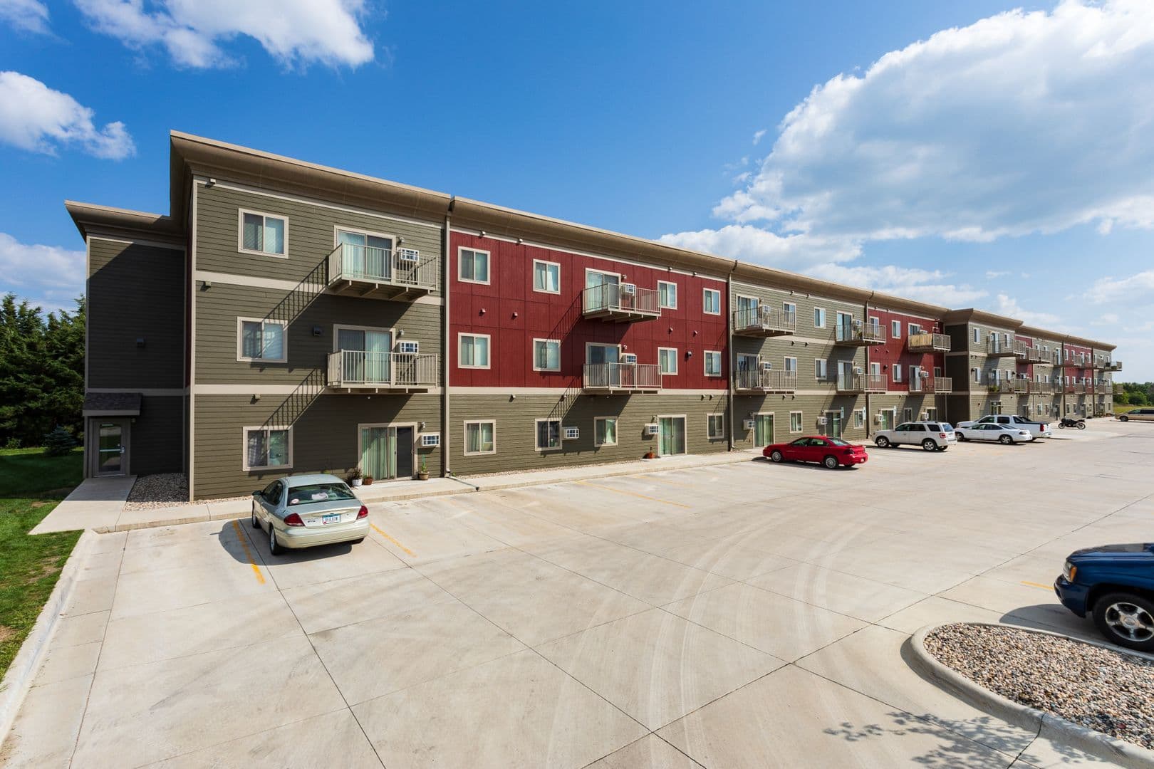 Spirit Lake Apartment: 4200 Sunner Ave.