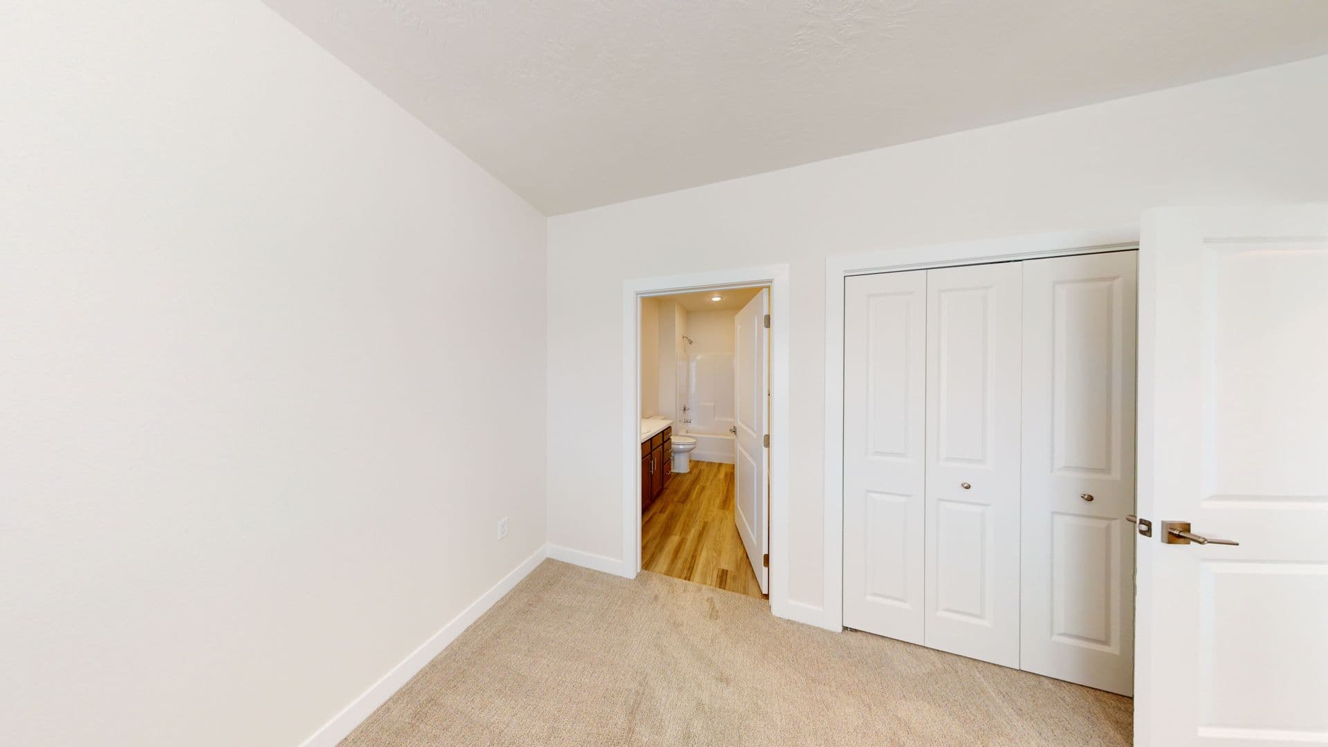 Sioux City Apartment: 1720 Morningside Ave