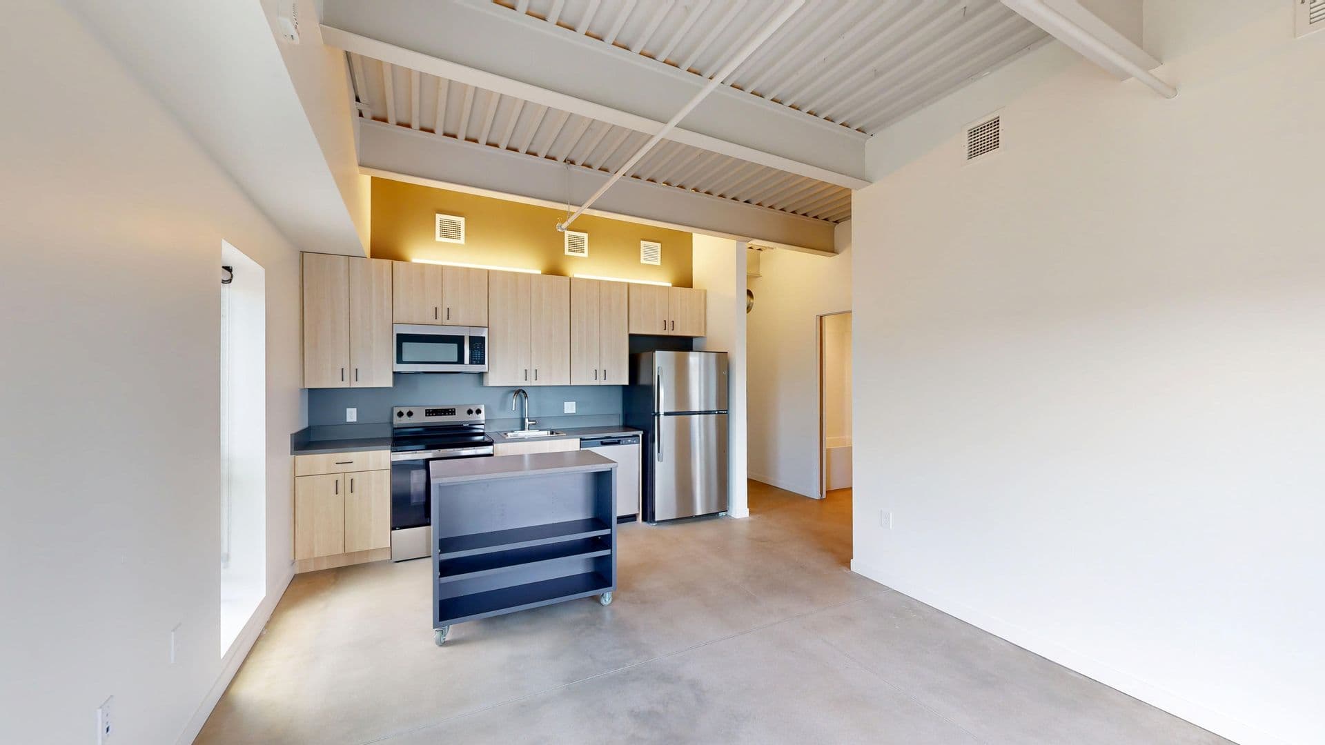 Des Moines Apartment: 418 East Grand Ave