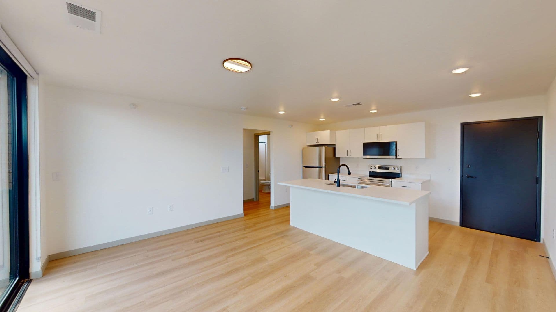Crooks Apartment: 301 W Dianne St.