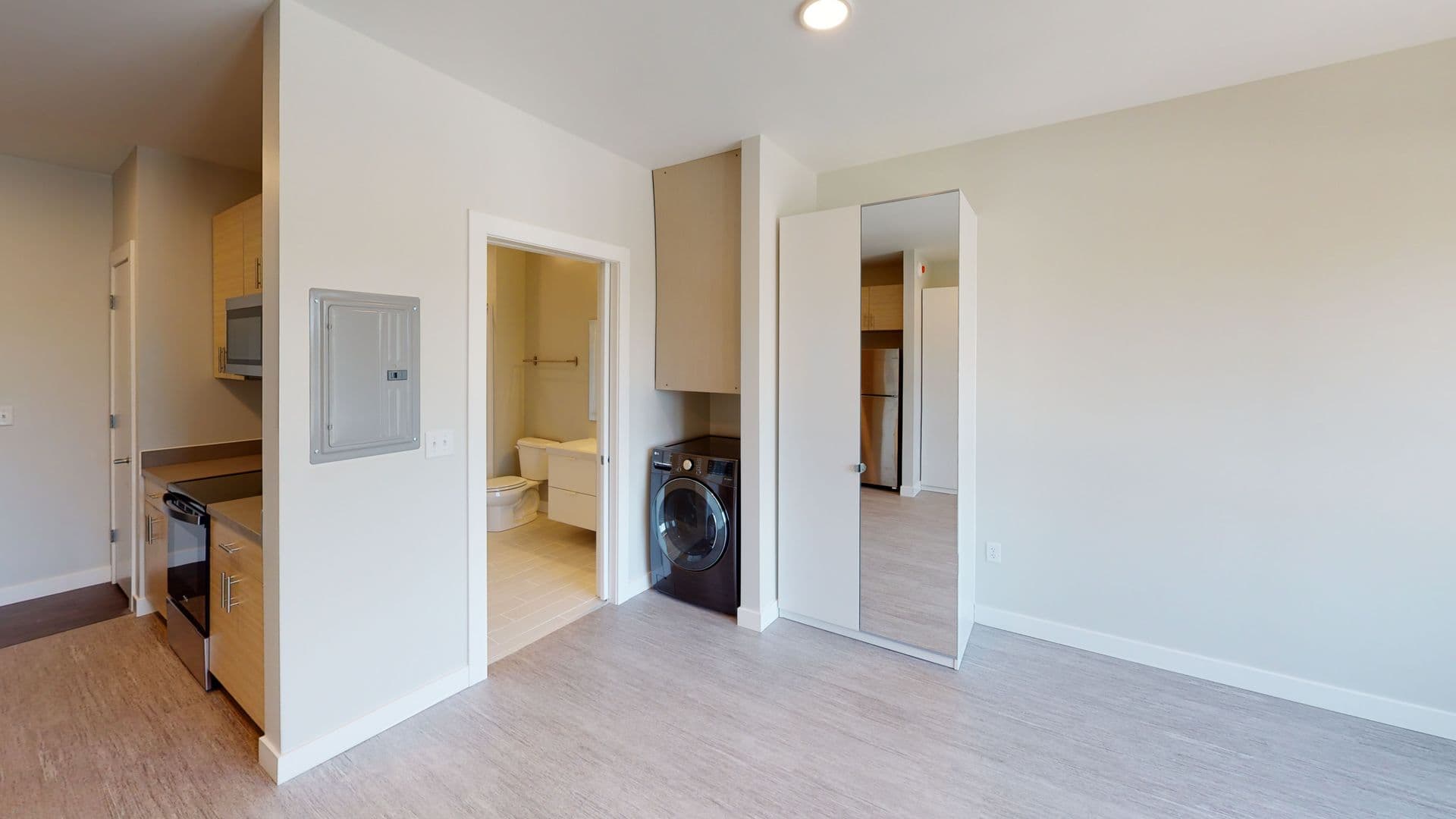Des Moines Apartment: 2530 University Avenue