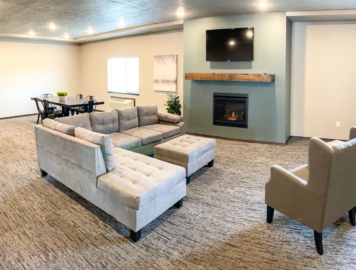 Spencer Apartment: 801 9th St. SW