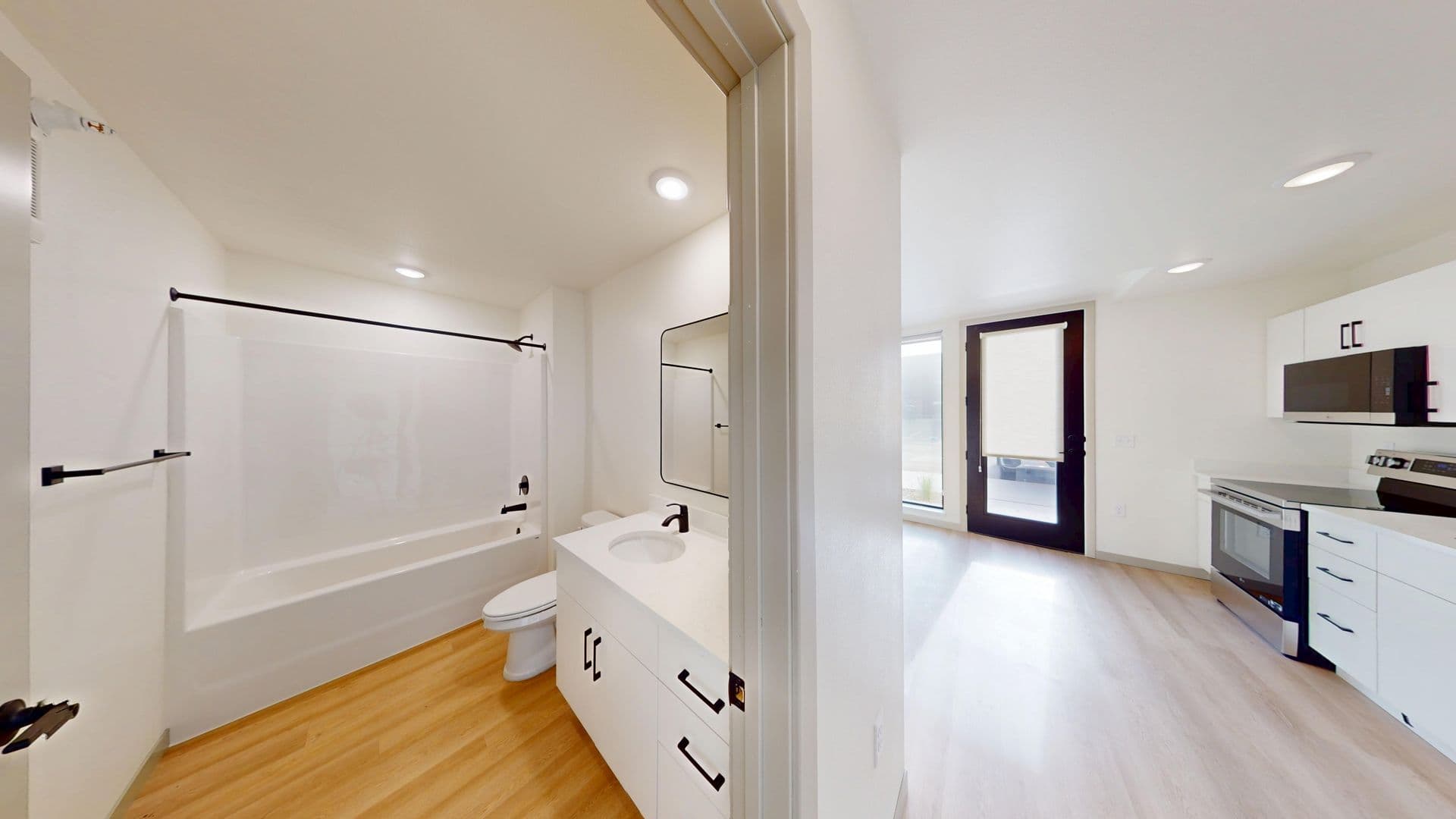Crooks Apartment: 301 W Dianne St.