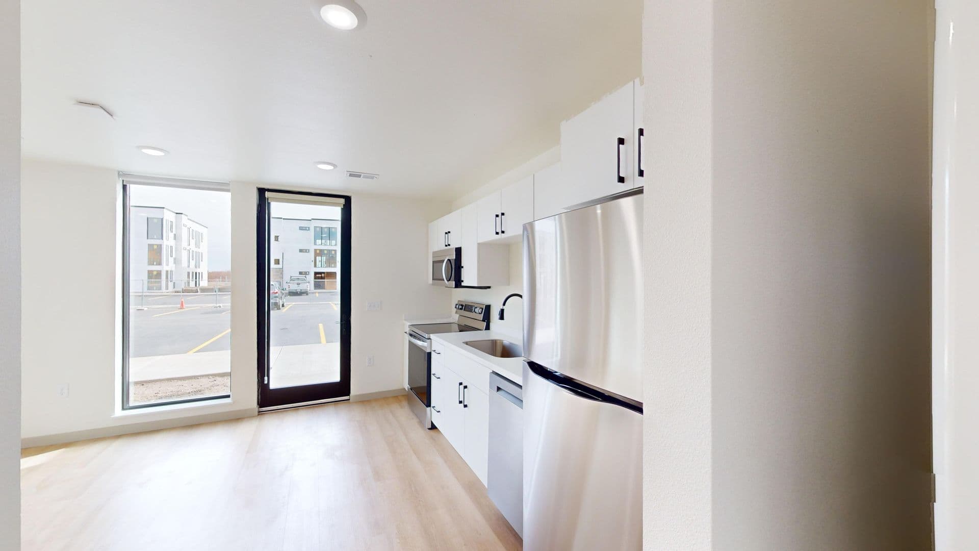 Yankton Apartment: 3100 Douglas Ave.