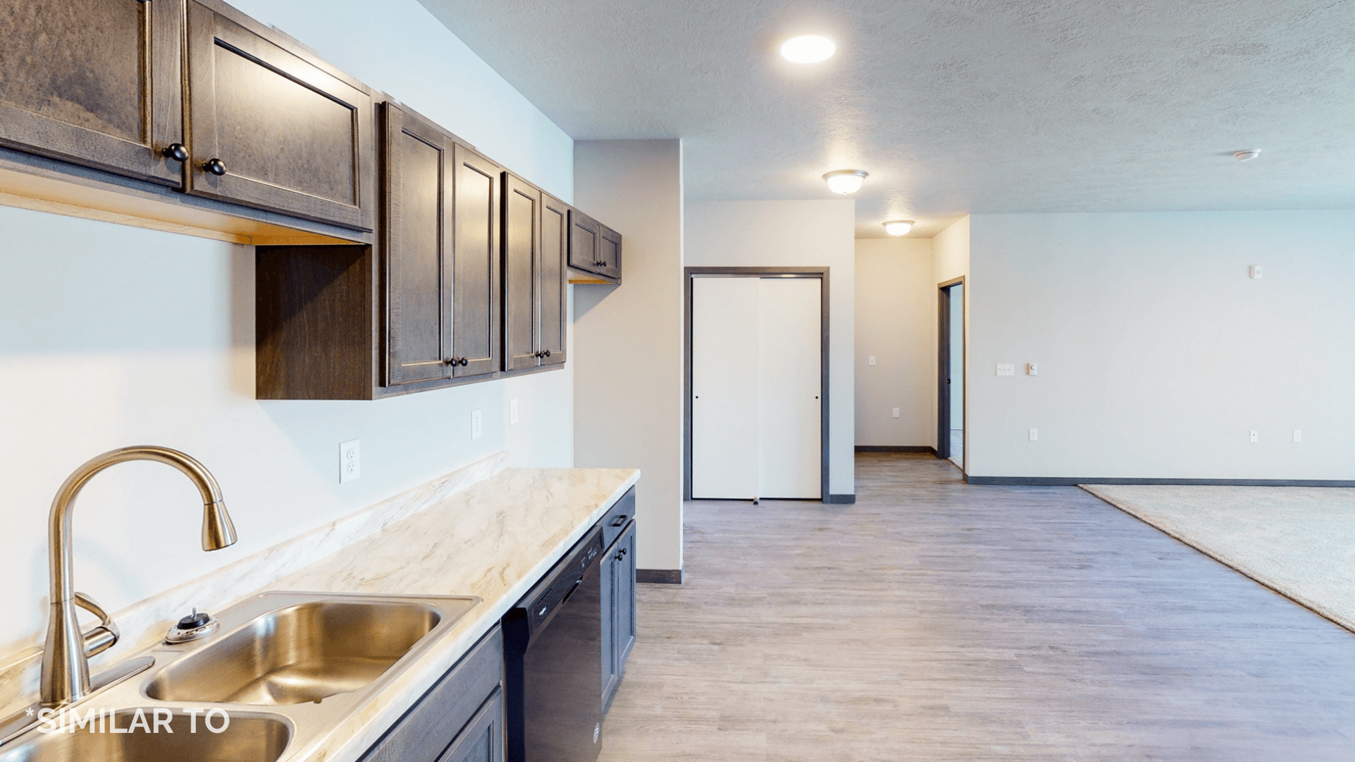 Sioux City Apartment: 5800 Sunnybrook Plaza