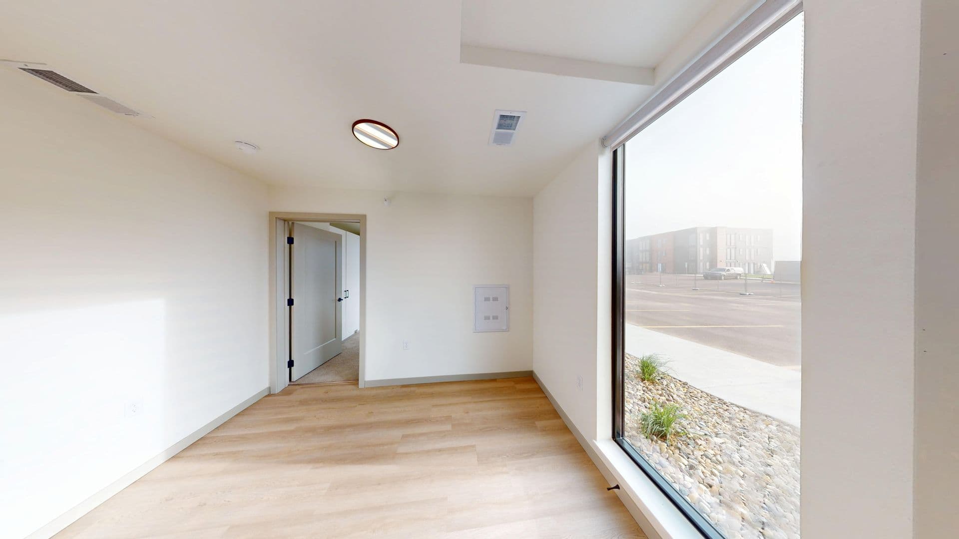 Crooks Apartment: 301 W Dianne St.