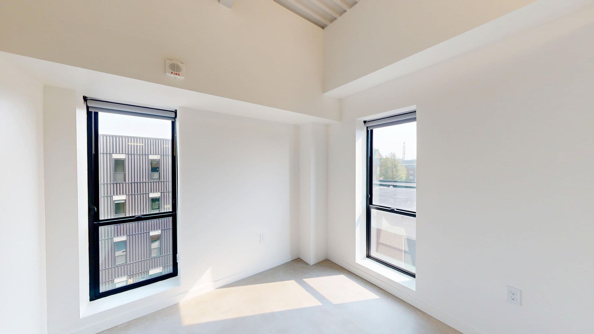 Des Moines Apartment: 418 East Grand Ave