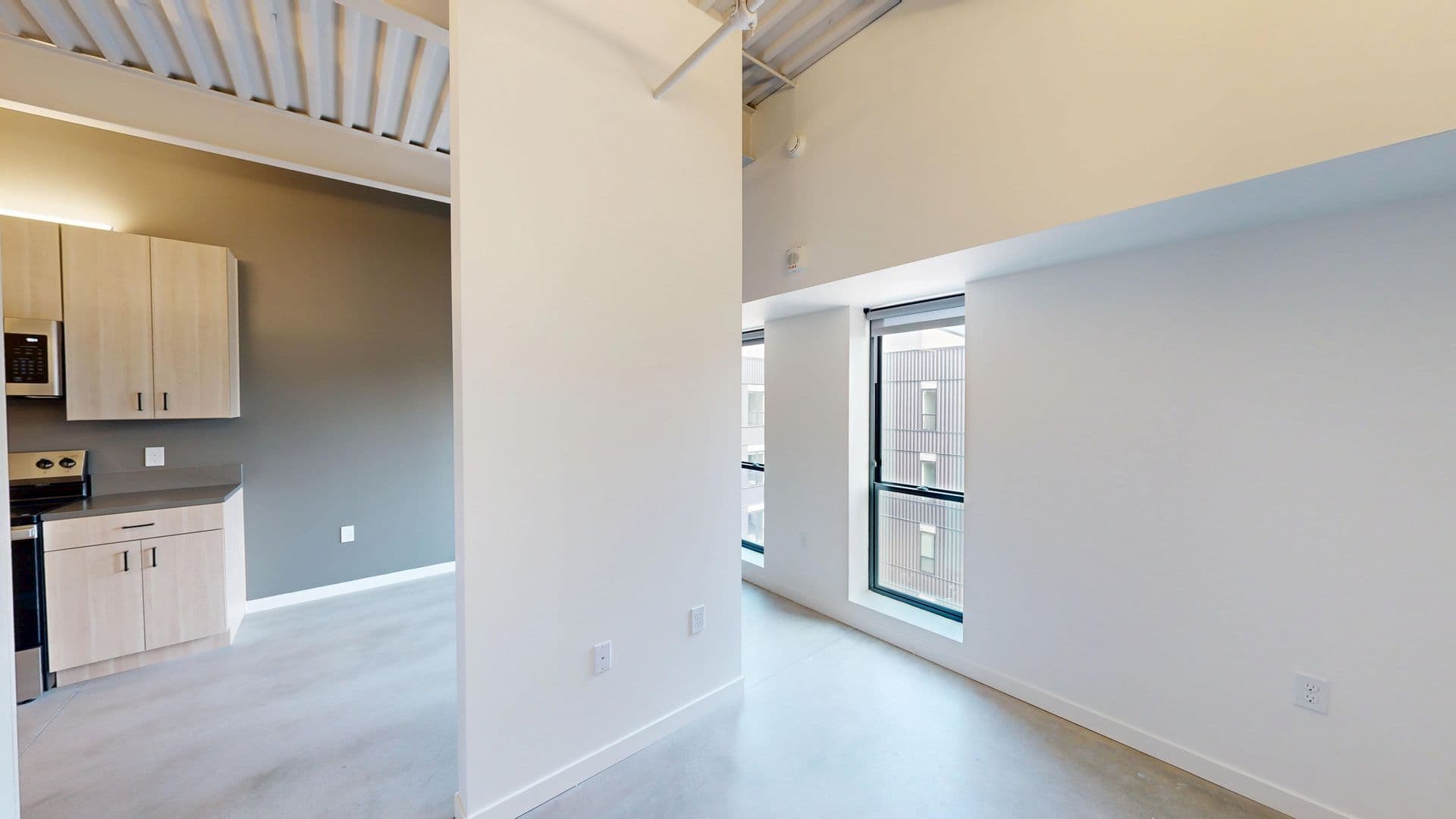 Des Moines Apartment: 418 East Grand Ave