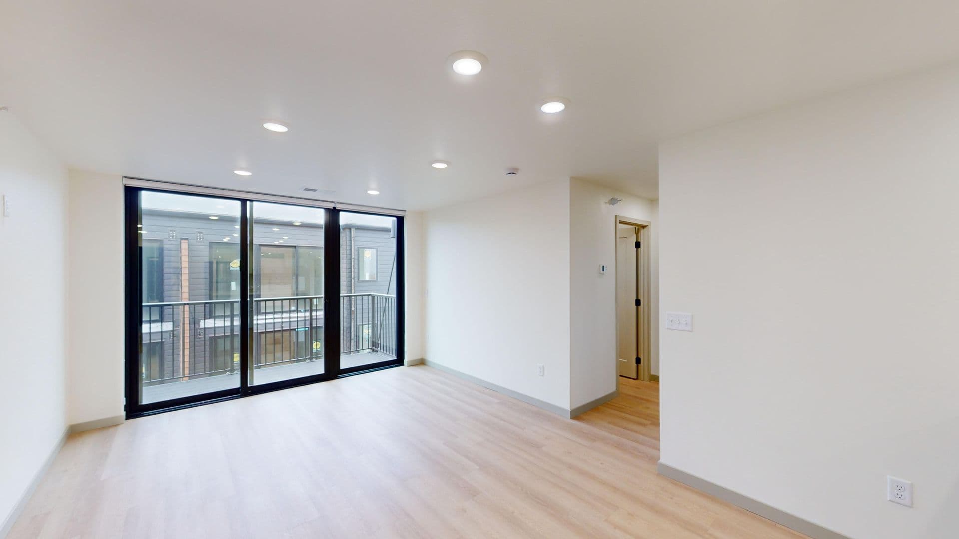 Yankton Apartment: 3100 Douglas Ave.