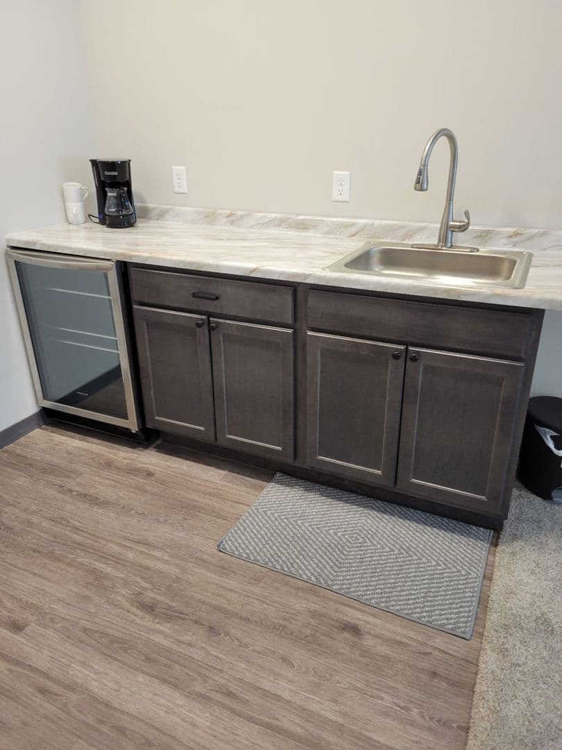 Sioux City Apartment: 5800 Sunnybrook Plaza