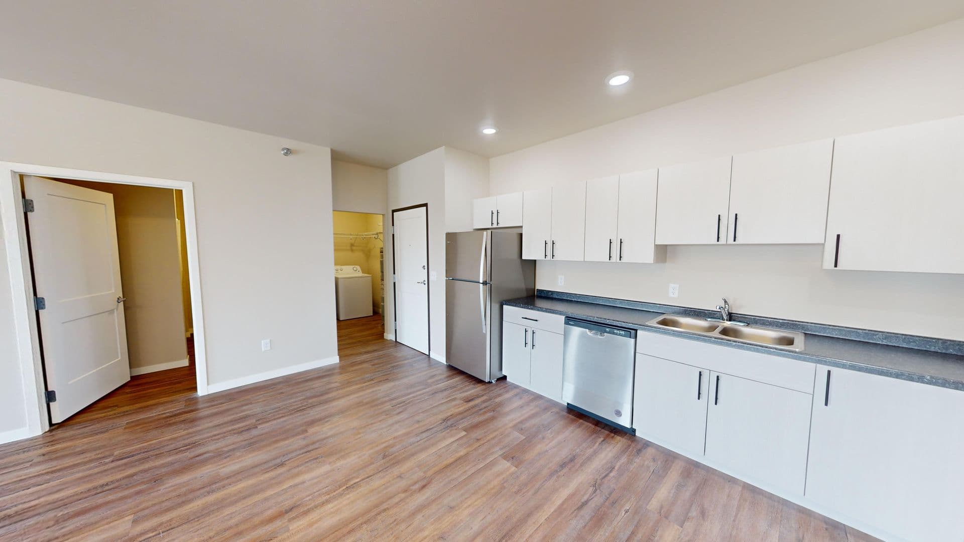 Sioux Falls Apartment: 4200 N Marion Road