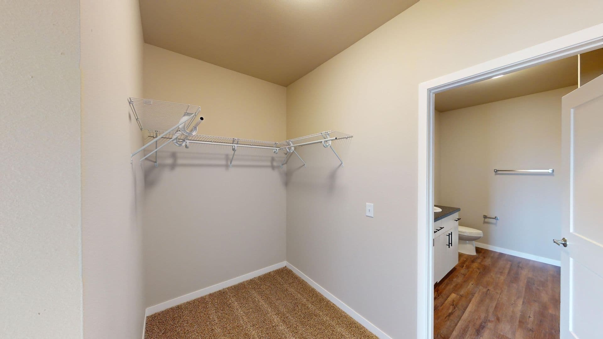 Sioux Falls Apartment: 4200 N Marion Road
