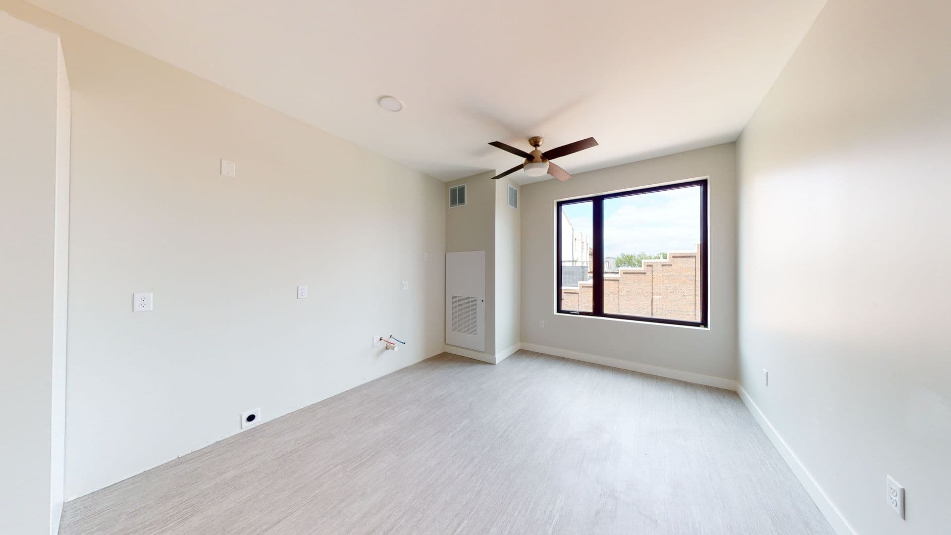Des Moines Apartment: 2530 University Avenue