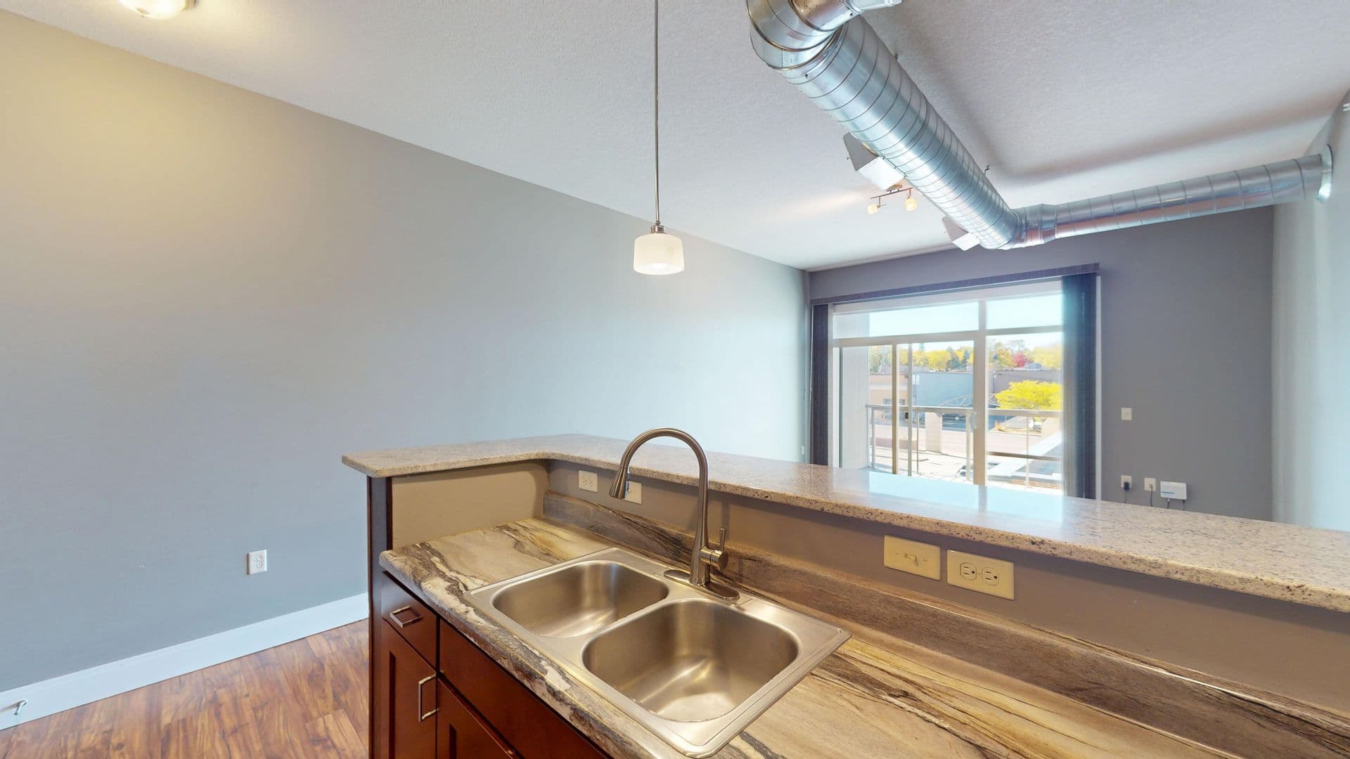 Sioux Falls Apartment: 115 N Dakota Ave