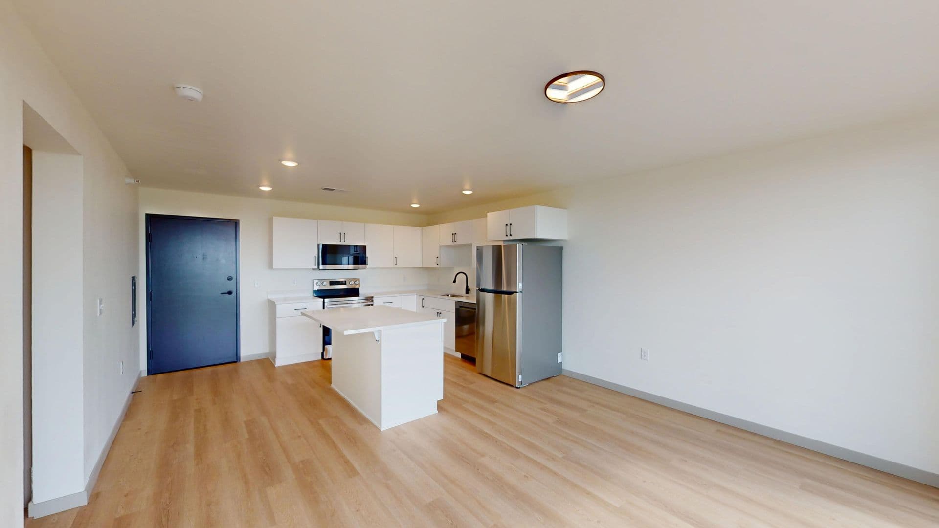 Crooks Apartment: 301 W Dianne St.