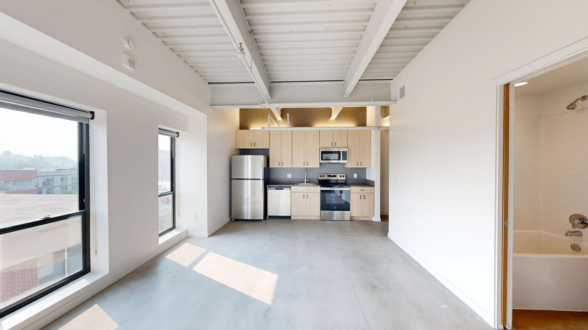 Des Moines Apartment: 418 East Grand Ave