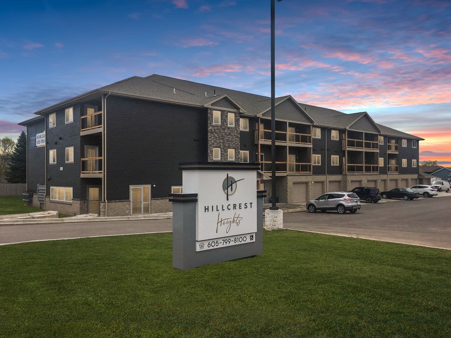 Sioux Falls Apartment: 1111 S. Sertoma Ave