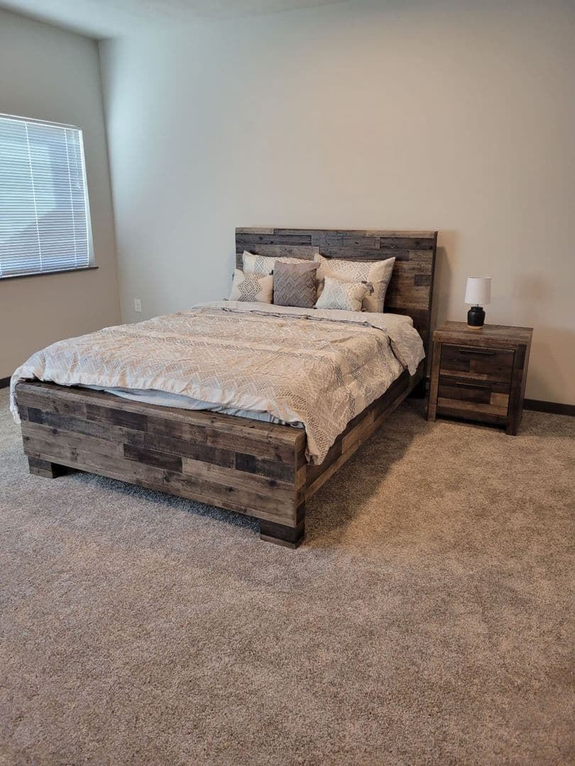Sioux City Apartment: 5800 Sunnybrook Plaza