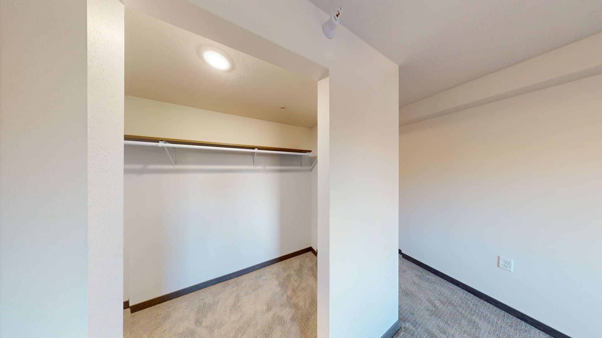 Sioux City Apartment: 130 Nebraska St