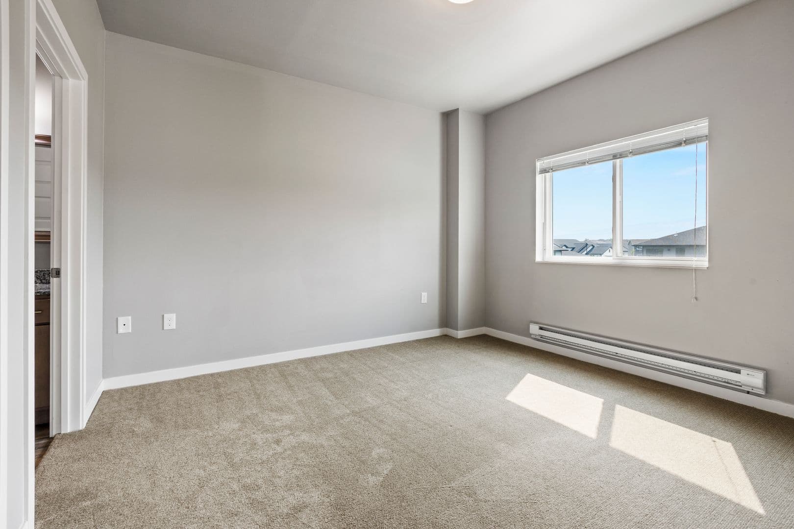 Brookings Apartment: 300 20th St S