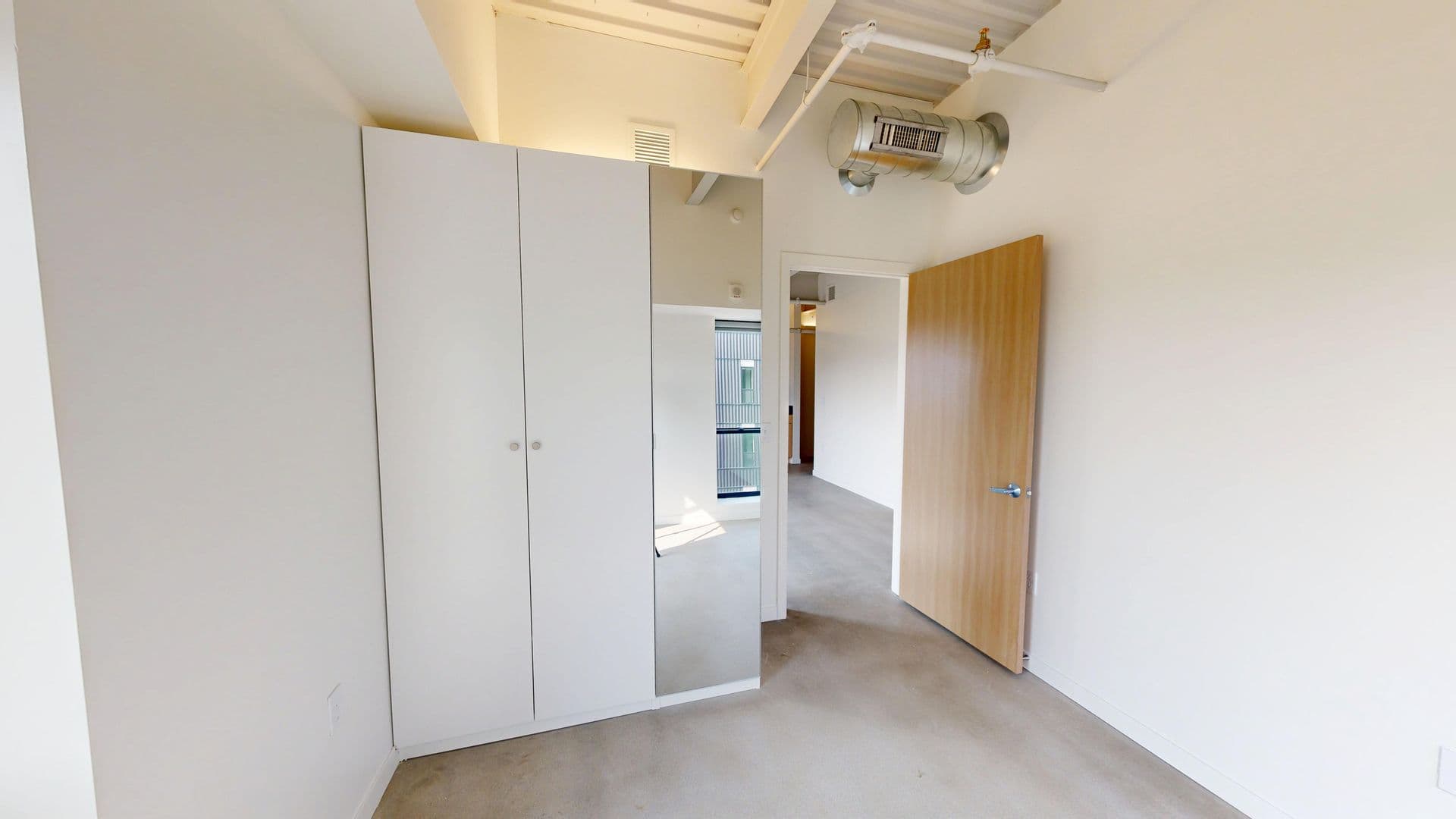 Des Moines Apartment: 418 East Grand Ave