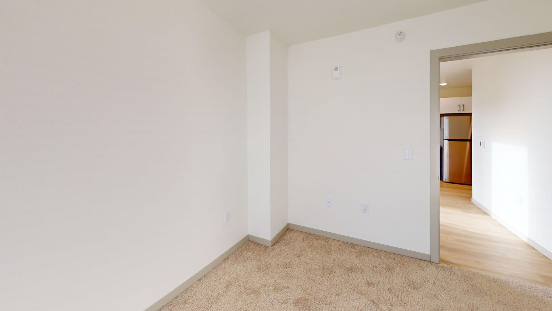 Crooks Apartment: 301 W Dianne St.