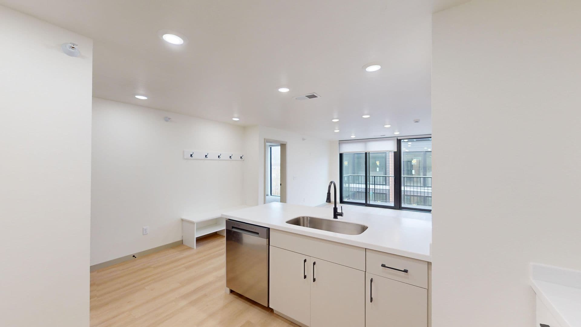 Yankton Apartment: 3100 Douglas Ave.