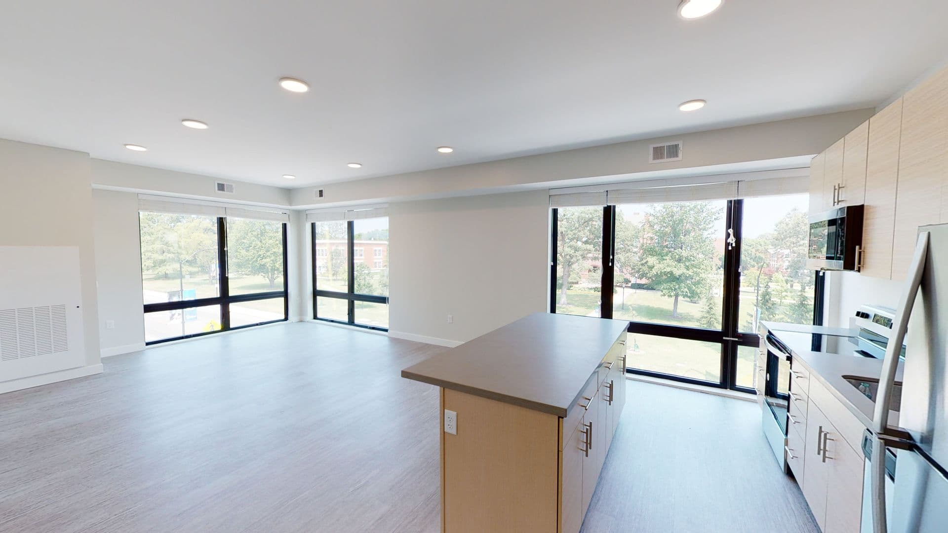 Des Moines Apartment: 2530 University Avenue