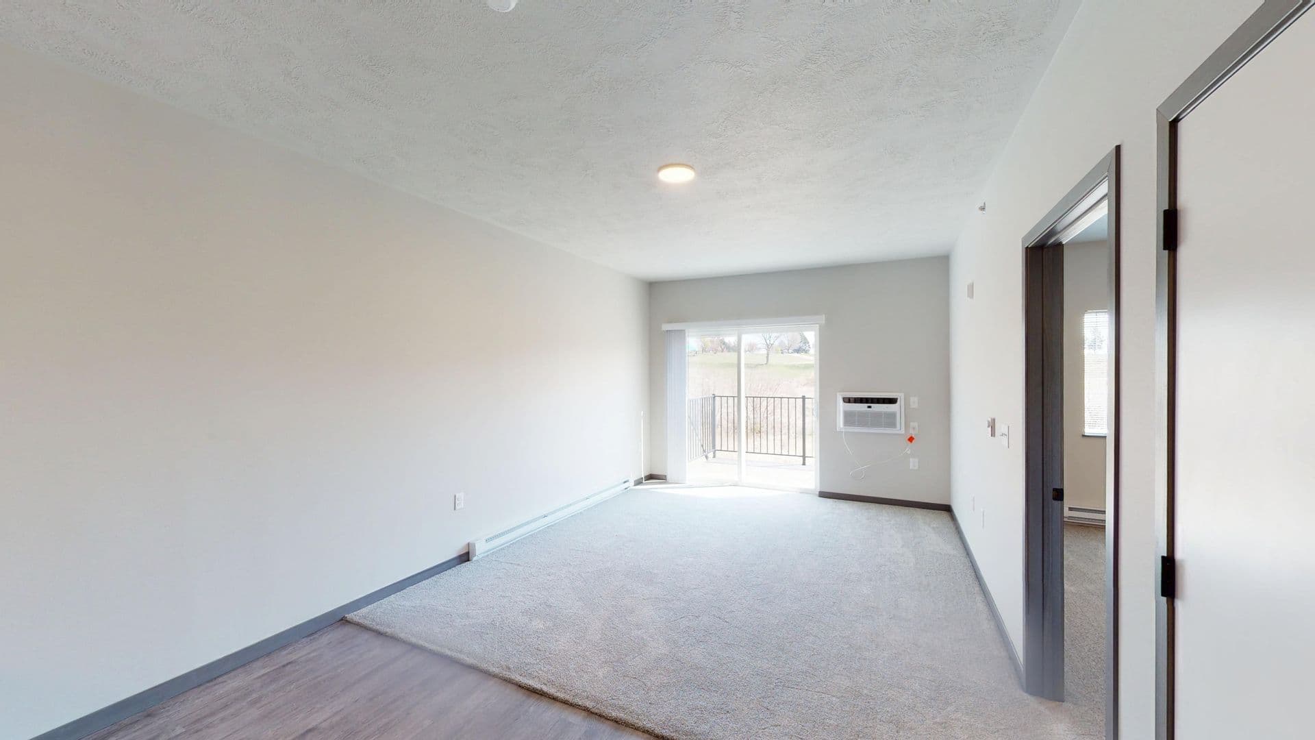 Sioux City Apartment: 5800 Sunnybrook Plaza