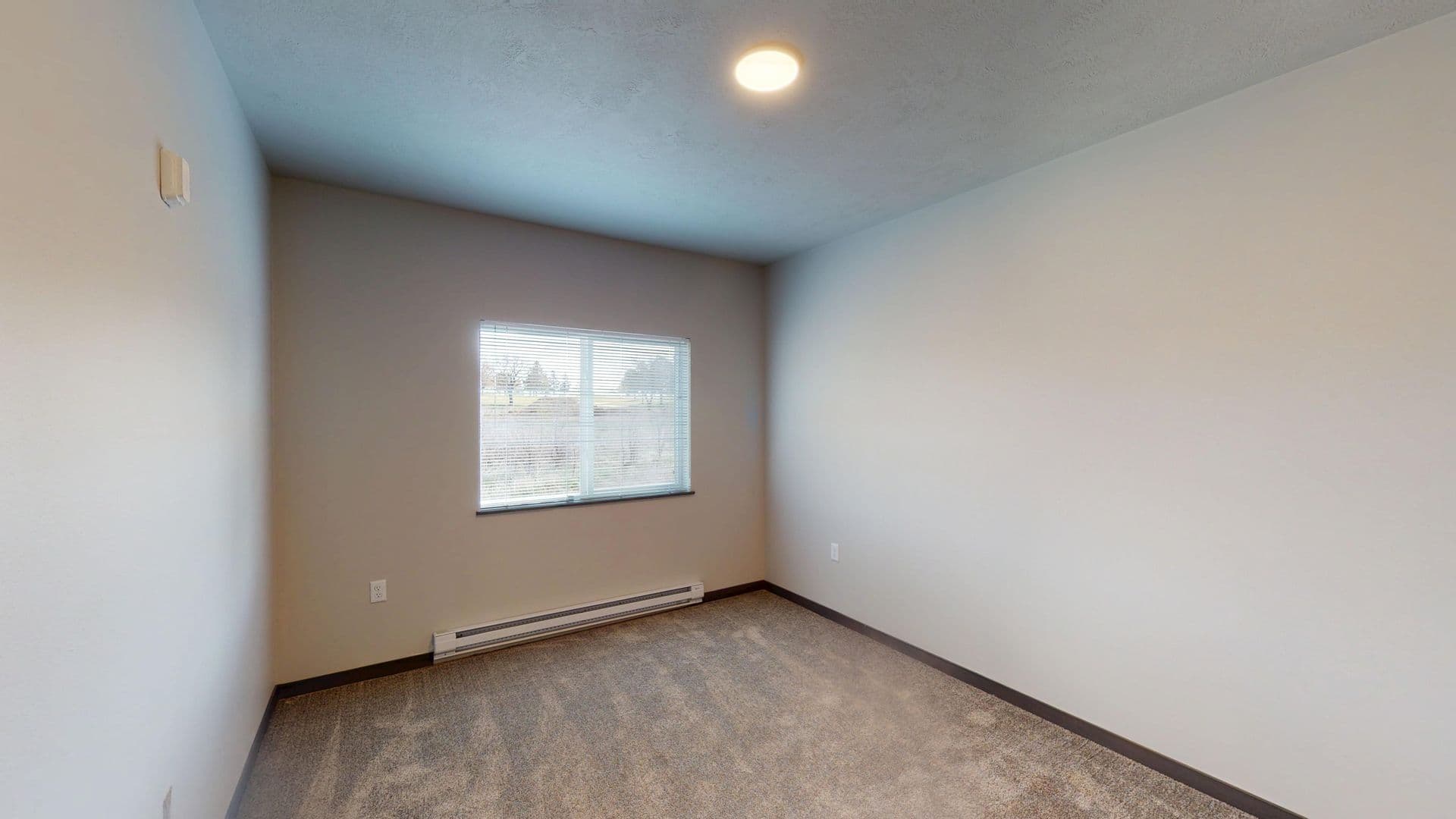Sioux City Apartment: 5800 Sunnybrook Plaza