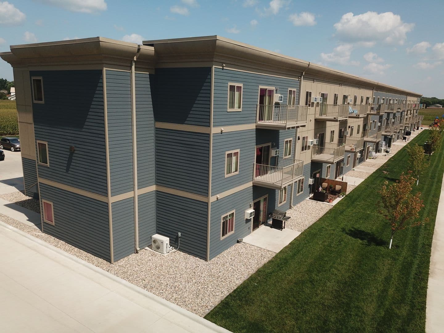 Spencer Apartment: 801 9th St. SW