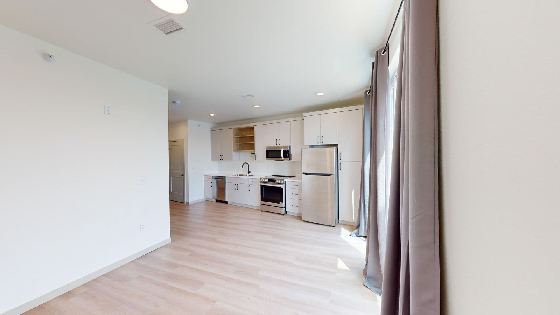 Sioux Falls Apartment: 2301 S Lorraine Pl