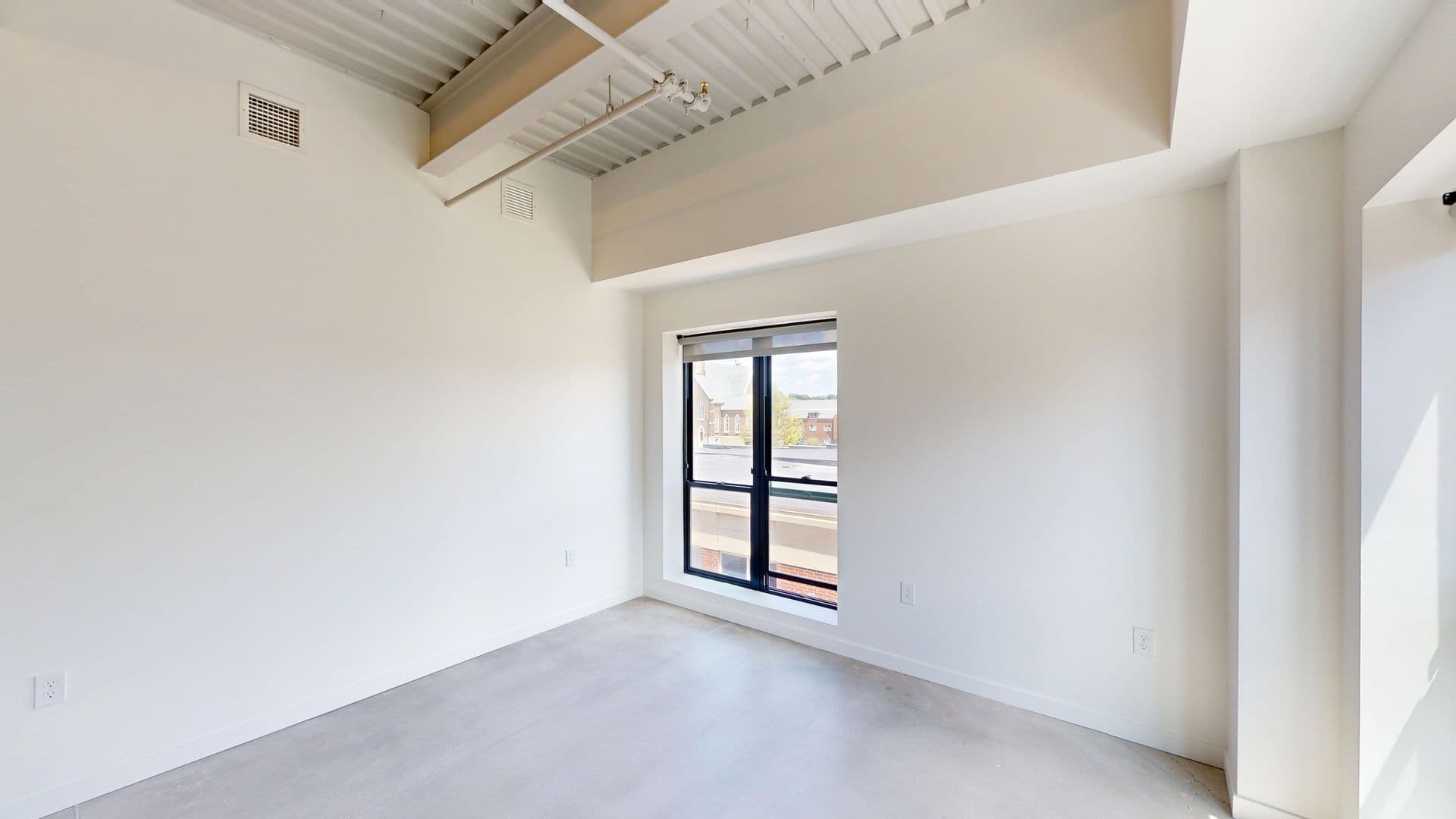 Des Moines Apartment: 418 East Grand Ave