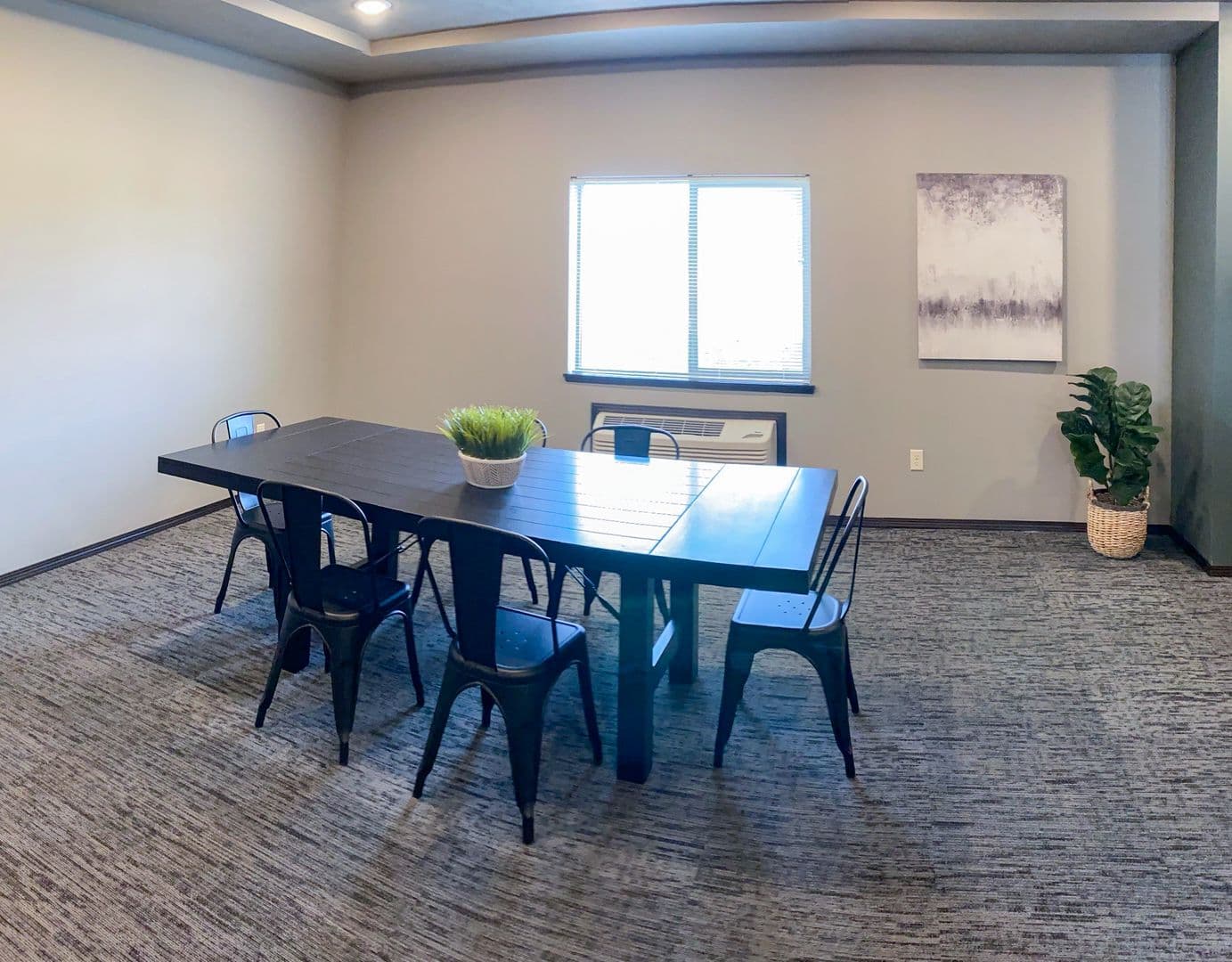 Spencer Apartment: 801 9th St. SW