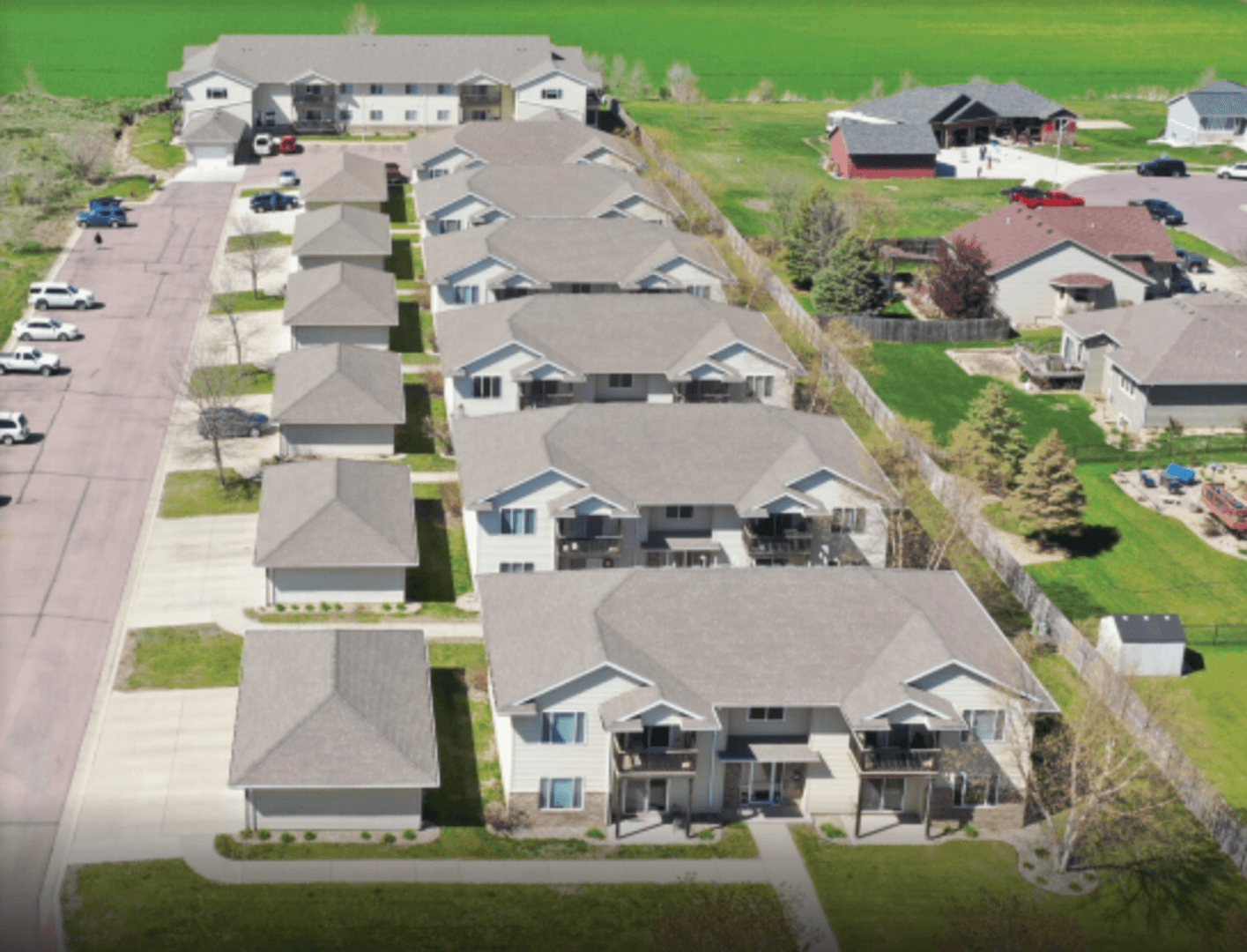 Brandon Apartment: 900 N Joslyn Drive