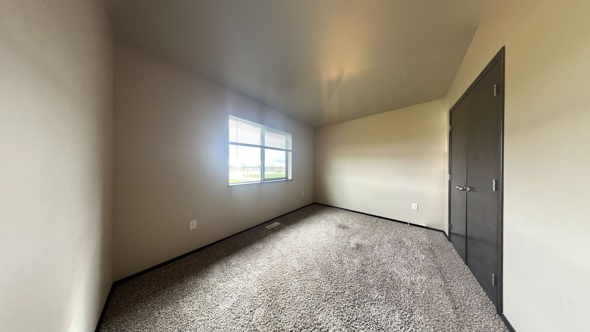 Spencer Apartment: 801 9th St. SW