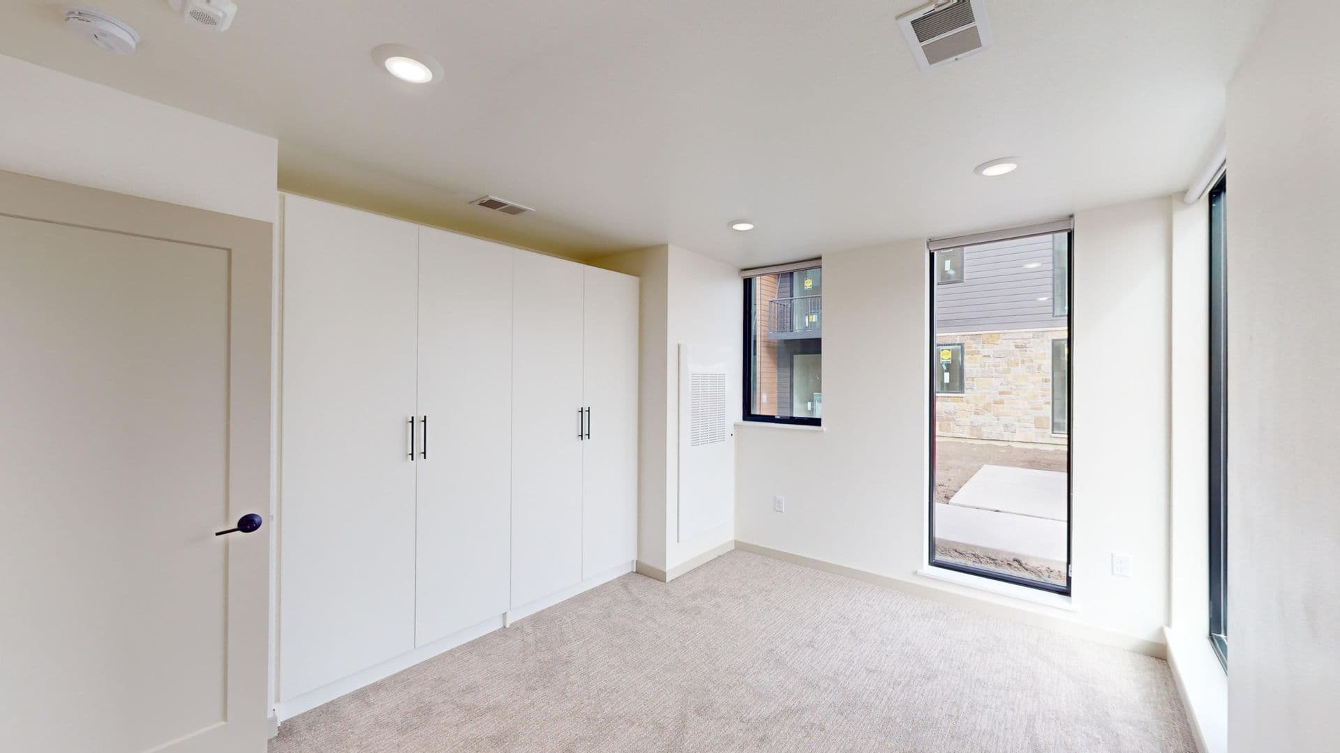 Yankton Apartment: 3100 Douglas Ave.