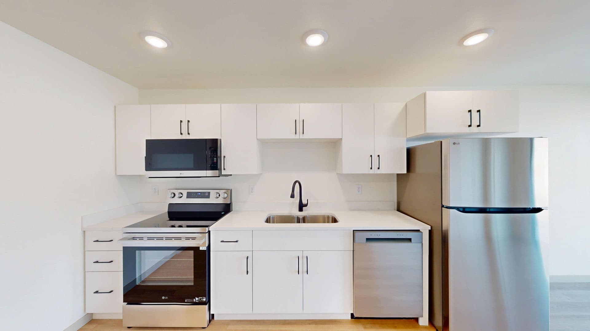 Crooks Apartment: 301 W Dianne St.