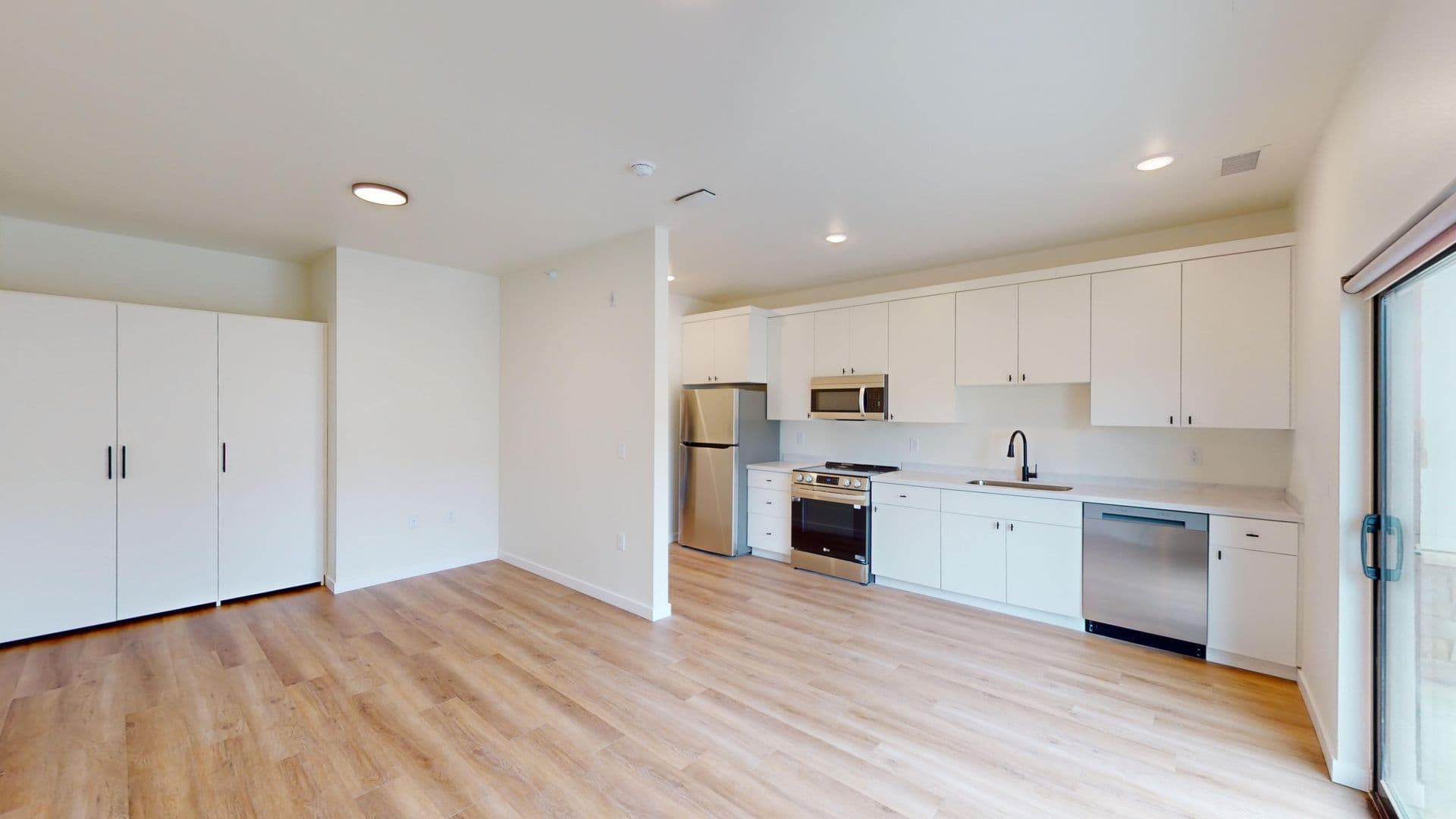 Sioux Falls Apartment: 5120 S Rolling Green Ave