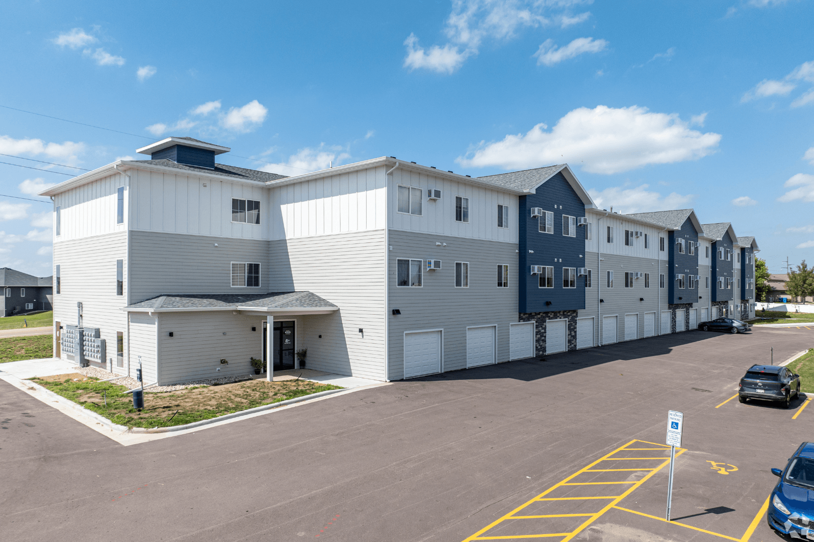 Sioux Falls Apartment: 4200 N Marion Road