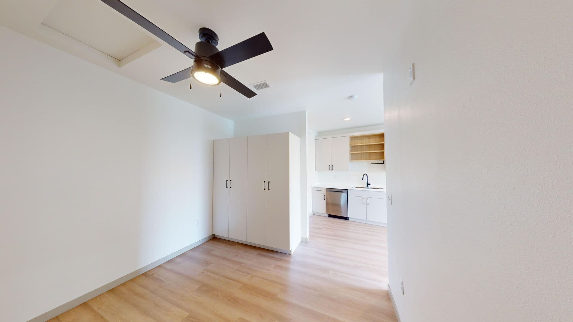 Sioux Falls Apartment: 2301 S Lorraine Pl